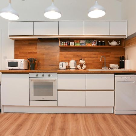 Strawberry Line, Apartment 2 韦尔斯 外观 照片